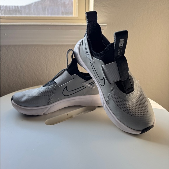 Nike Flex Runner 3 Big Kids' Road Running Shoes Grey, size 1.5 - Picture 4 of 7